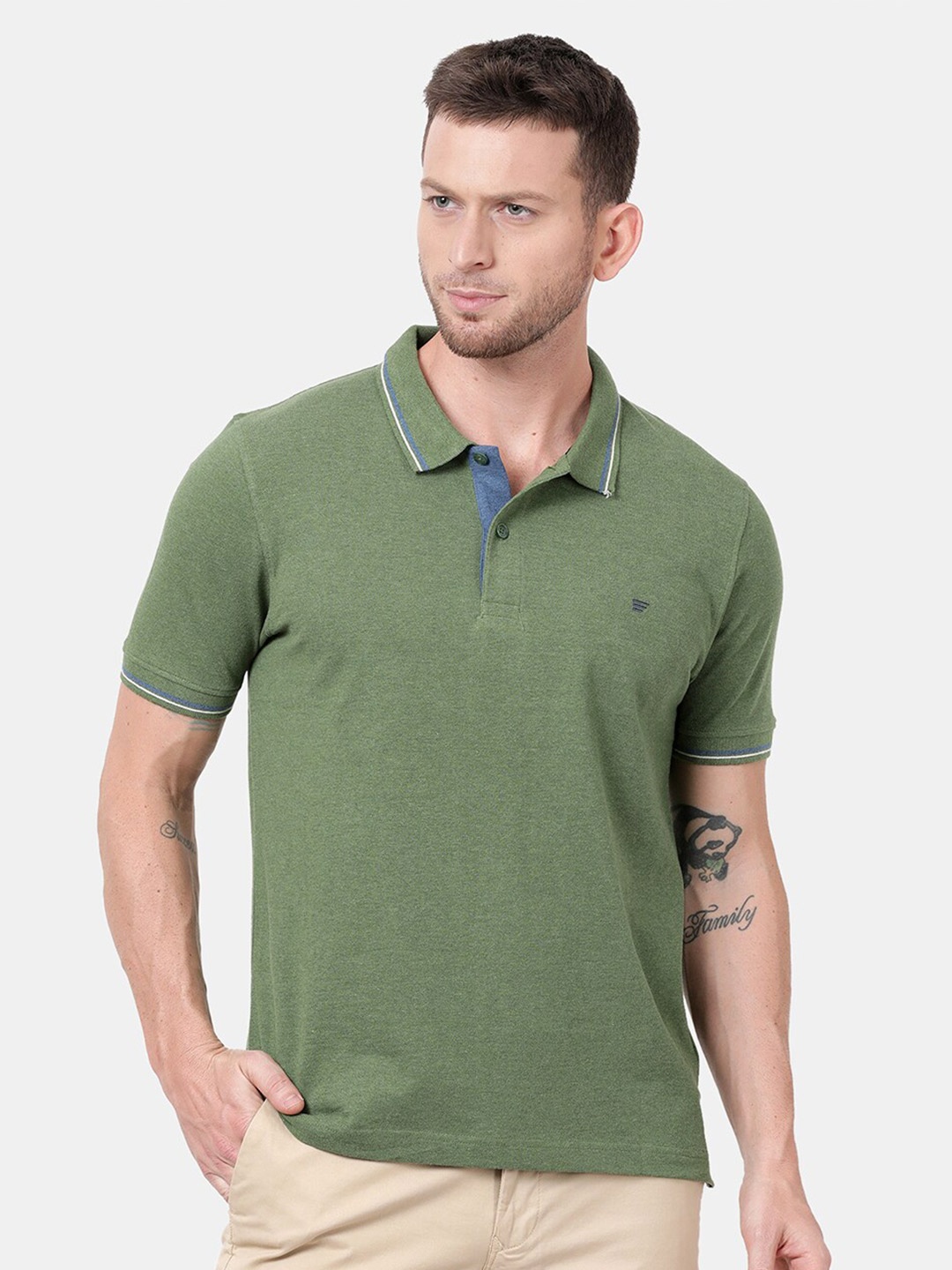 

t-base Men Green Solid Polo Collar Cotton T-shirt