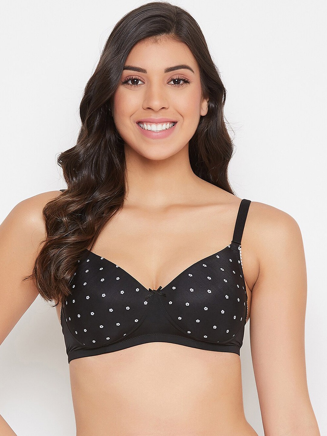 

Clovia Black & White Printed Non-Wired Lightly Padded T-shirt Bra BR2149P1336E