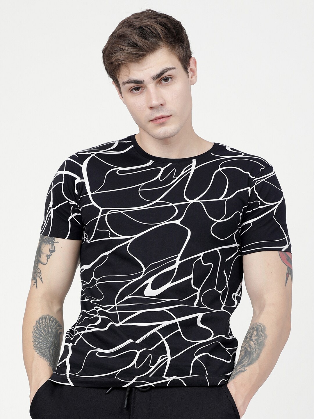 

HIGHLANDER Men Black Printed Round Neck T-shirt