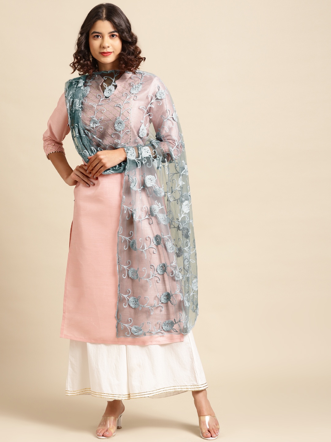 

Saadgi Grey Aari Embroidered Dupatta