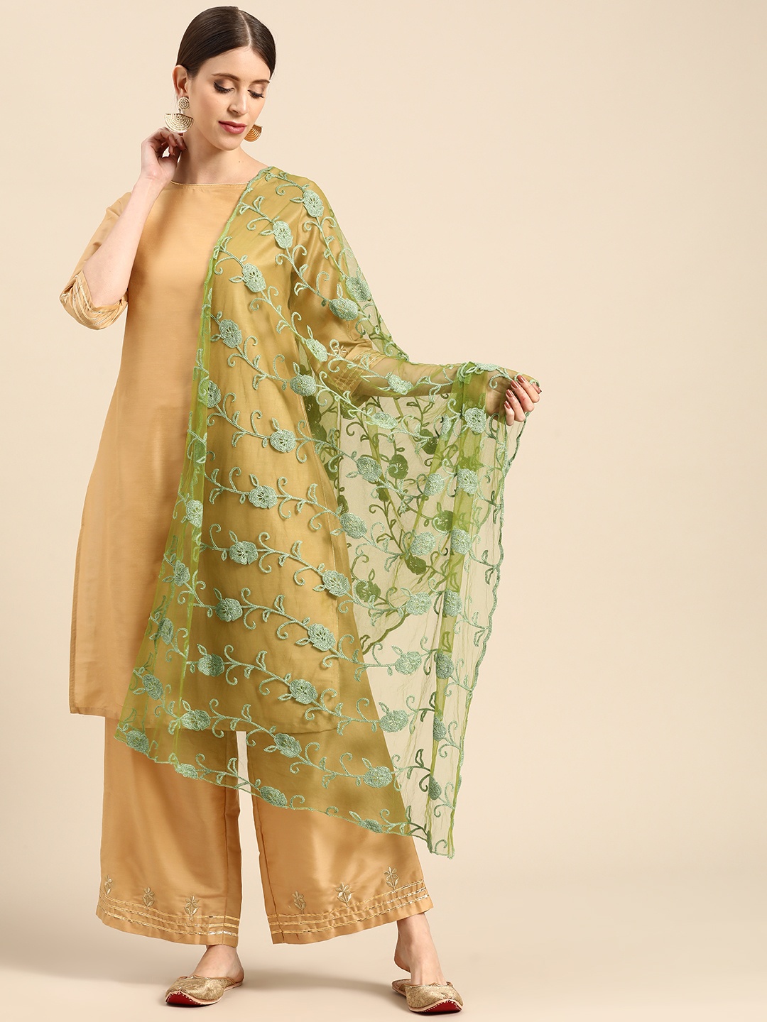 

Saadgi Green Embroidered Dupatta with Thread Work