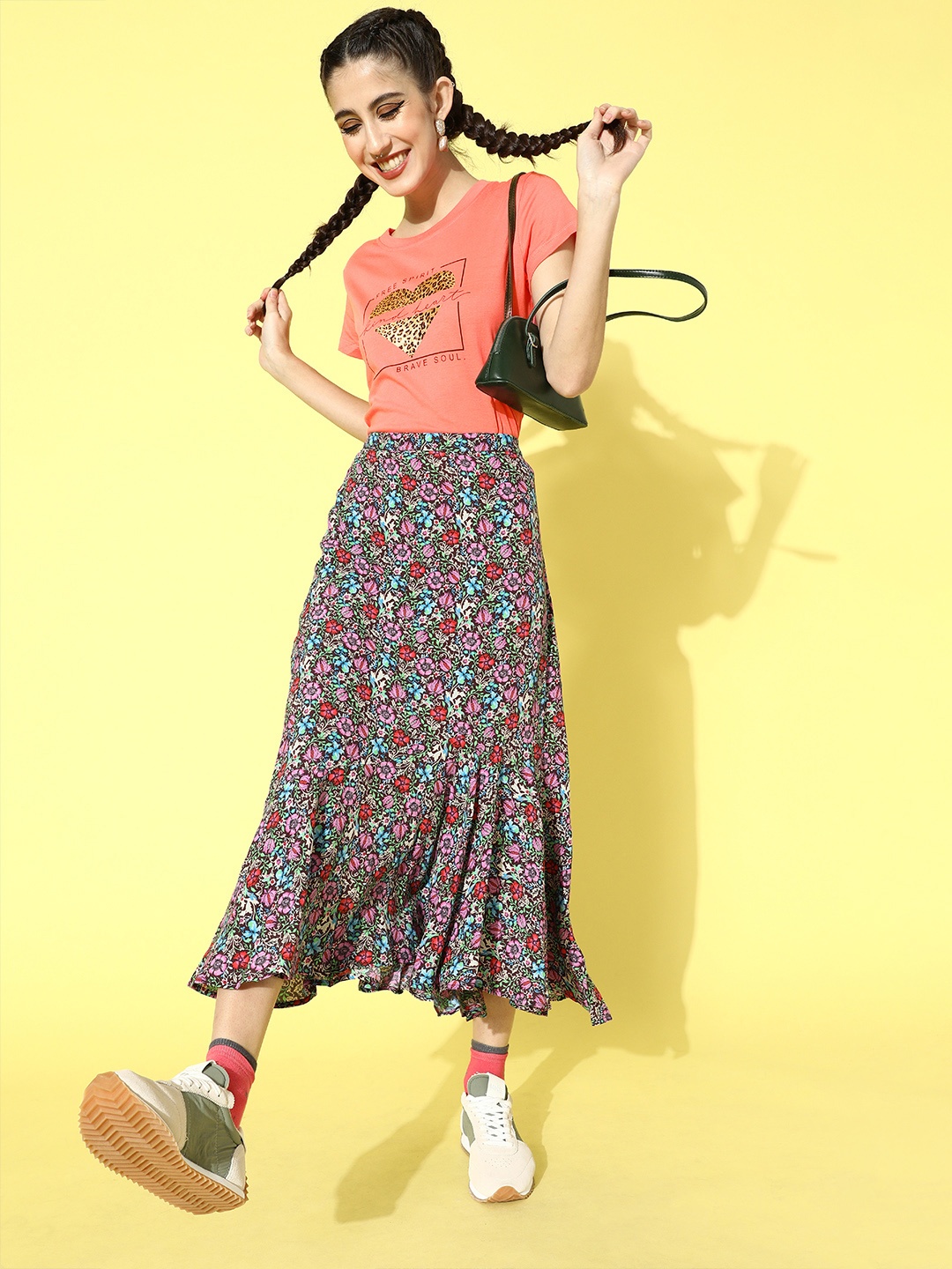 

Globus Women Coral Graphic Talking Tee