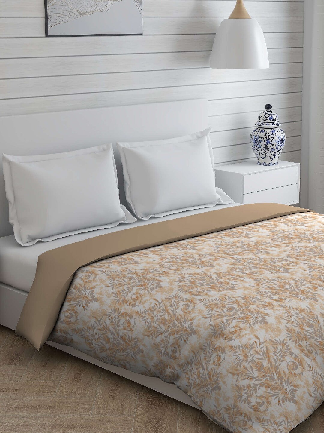 

Boutique Living India Beige & White Floral AC Room 120 GSM Cotton Double Bed Comforter