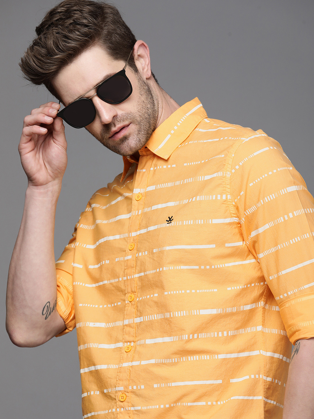 

WROGN Men Yellow & White Slim Fit Horizontal Stripes Pure Cotton Casual Shirt