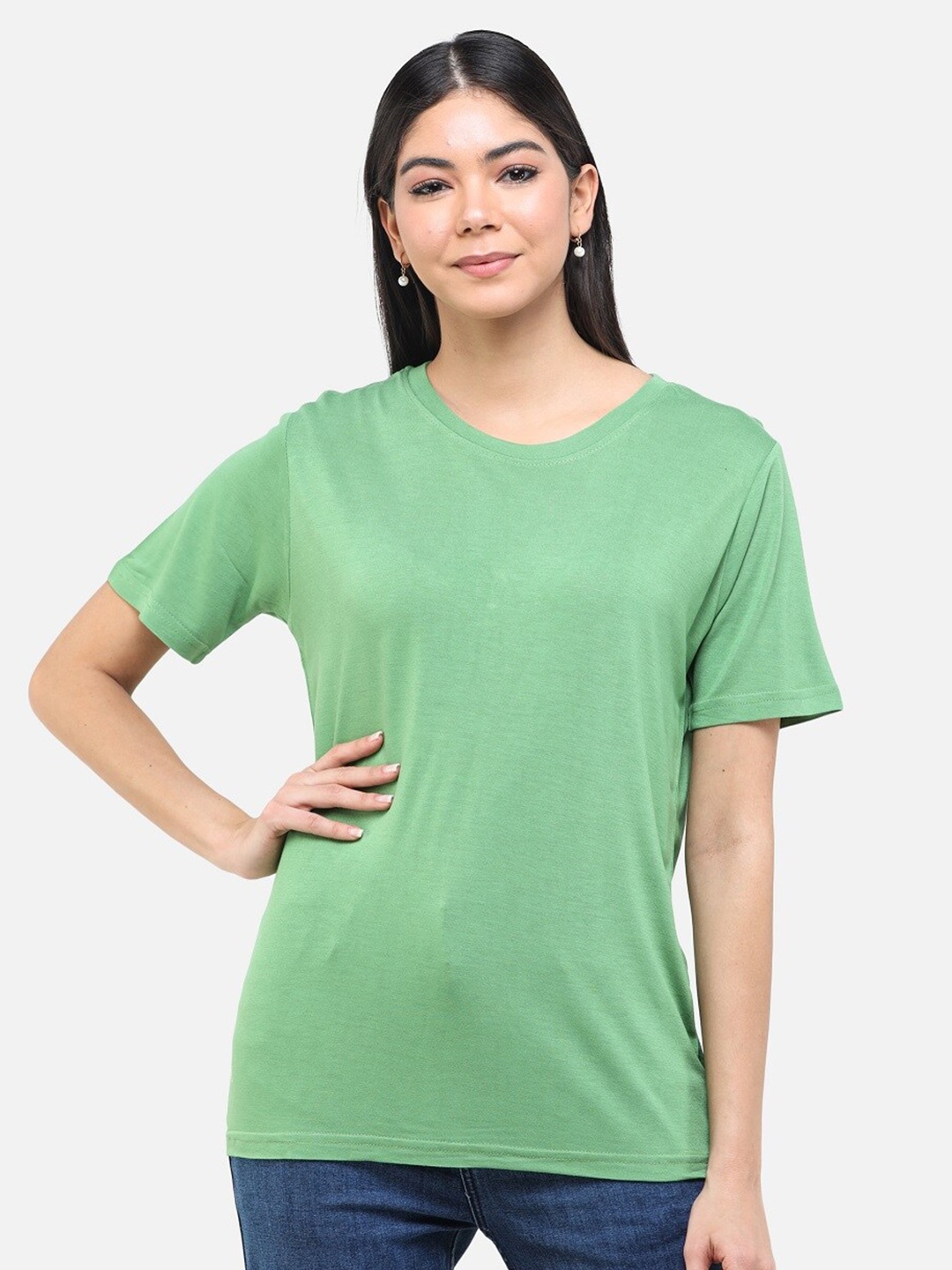 

DECHEN Women Green Solid ROund Neck T-shirt