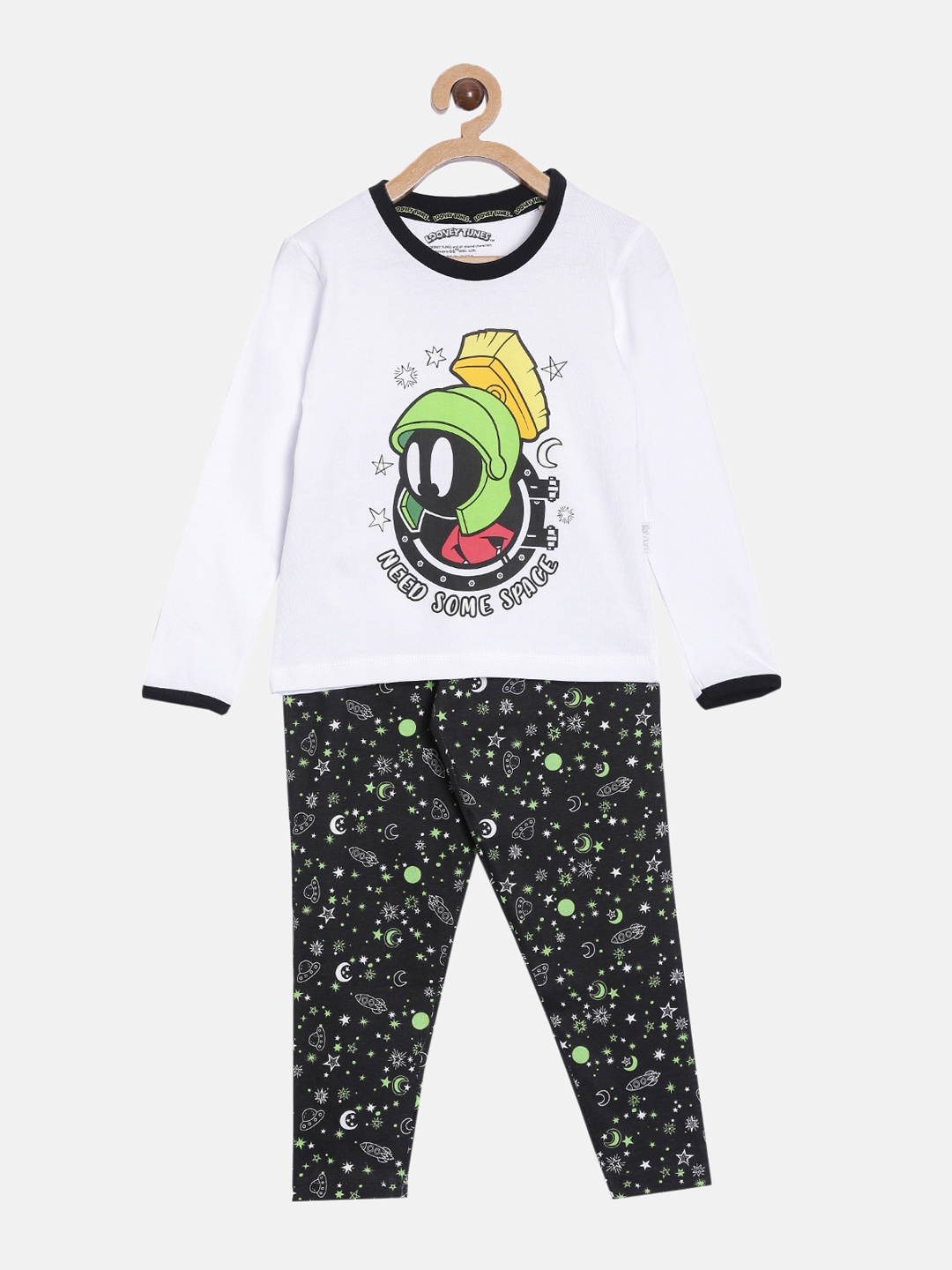 

Nap Chief Boys White & Black Looney Tunes Printed Night Suit