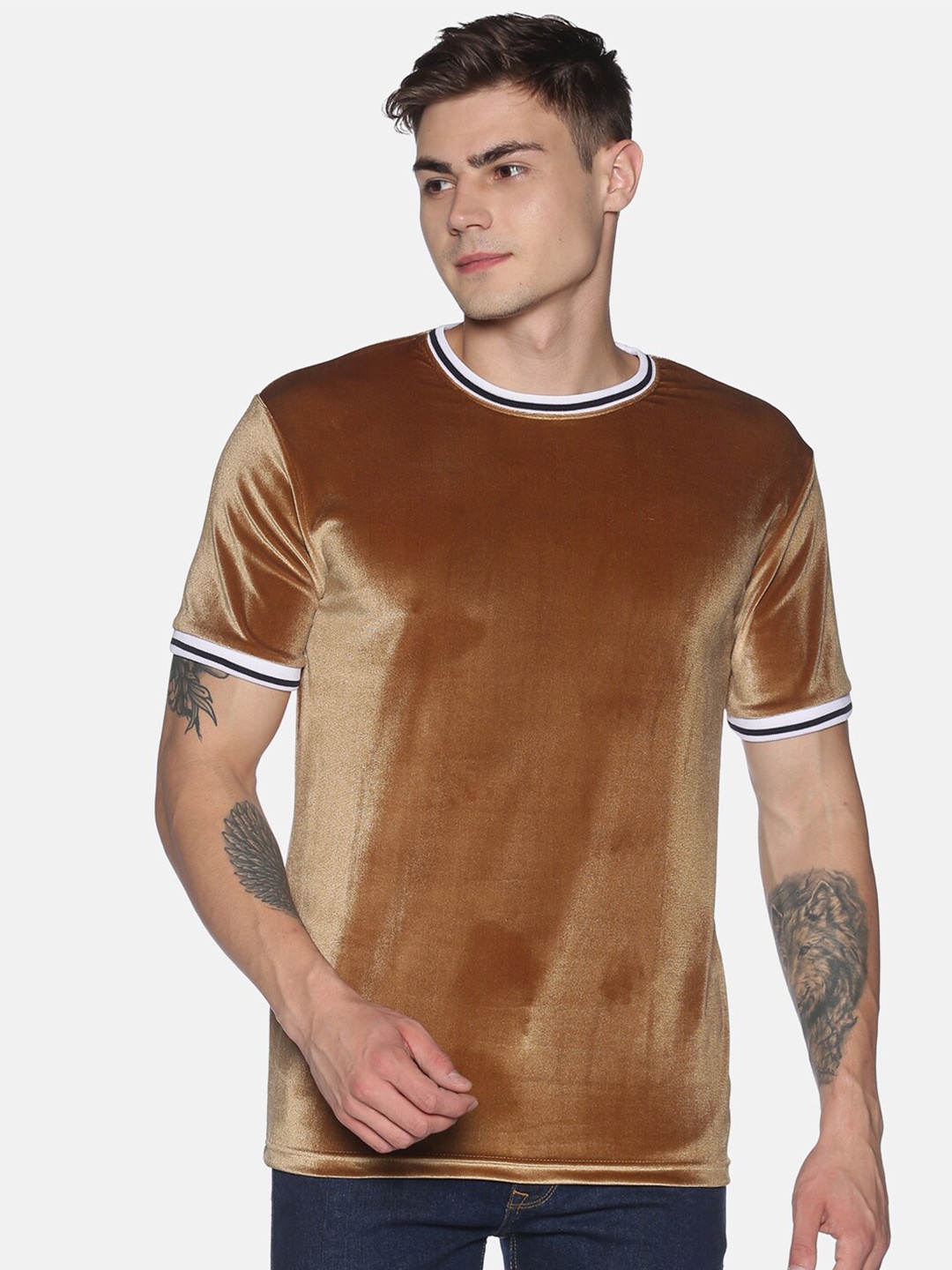 

UrGear Men Beige Solid Round Neck T-shirt