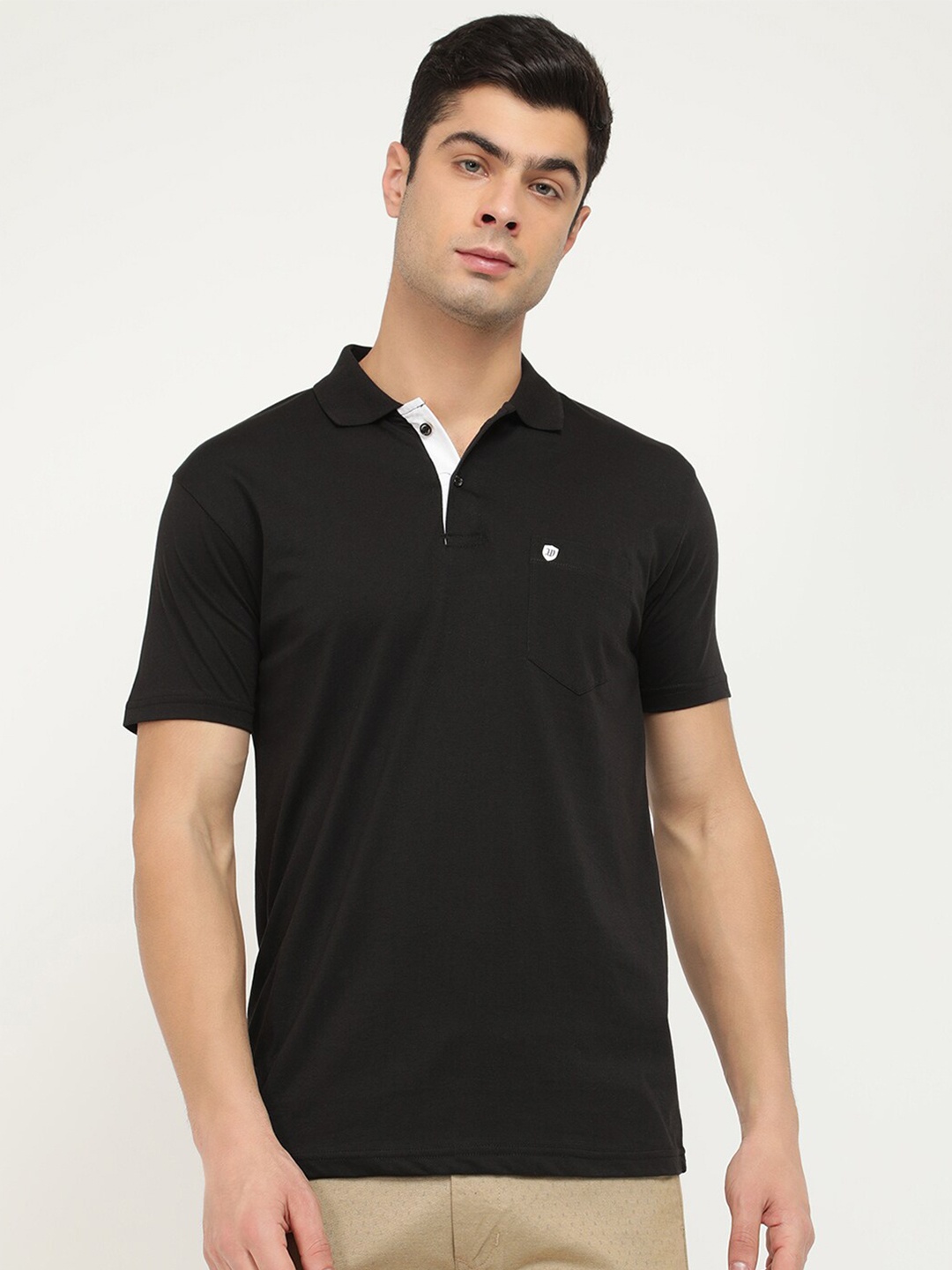 

V2 Value & Variety Men Black Pure Cotton Solid Polo Collar T-shirt