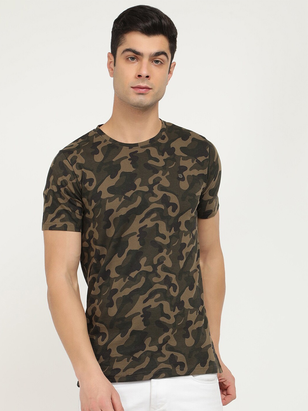 

V2 Value & Variety Men Olive Green Pure Cotton Camouflage Print Round Neck T-shirt