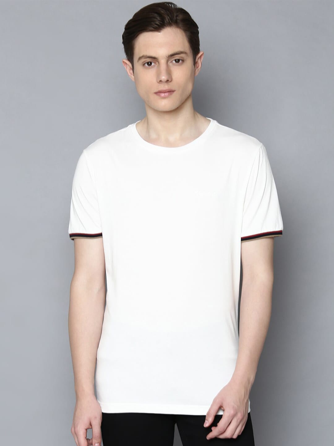 

Antony Morato Men Off-White Cotton Solid Round Neck T-shirt