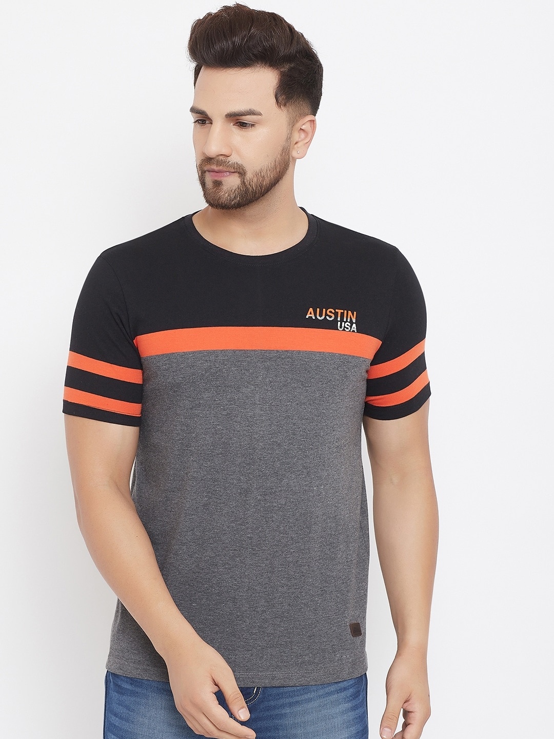 

Austin wood Men Black Colourblocked Round Neck T-shirt