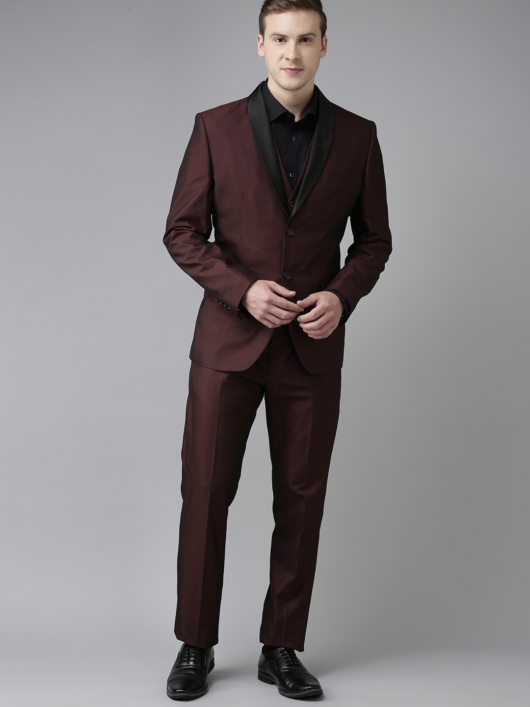 

Arrow Maroon Self-design Tailored Fit Single-Breasted Formal Suit