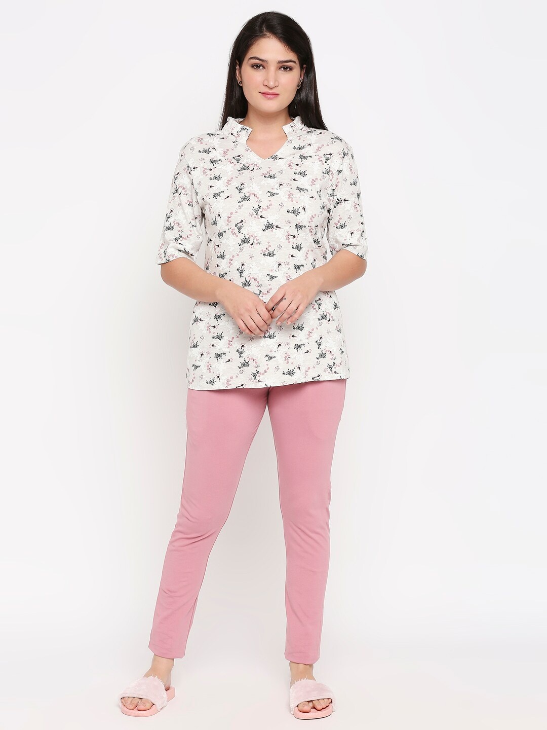 

XIN Women Pink & Off-White Printed Night suit