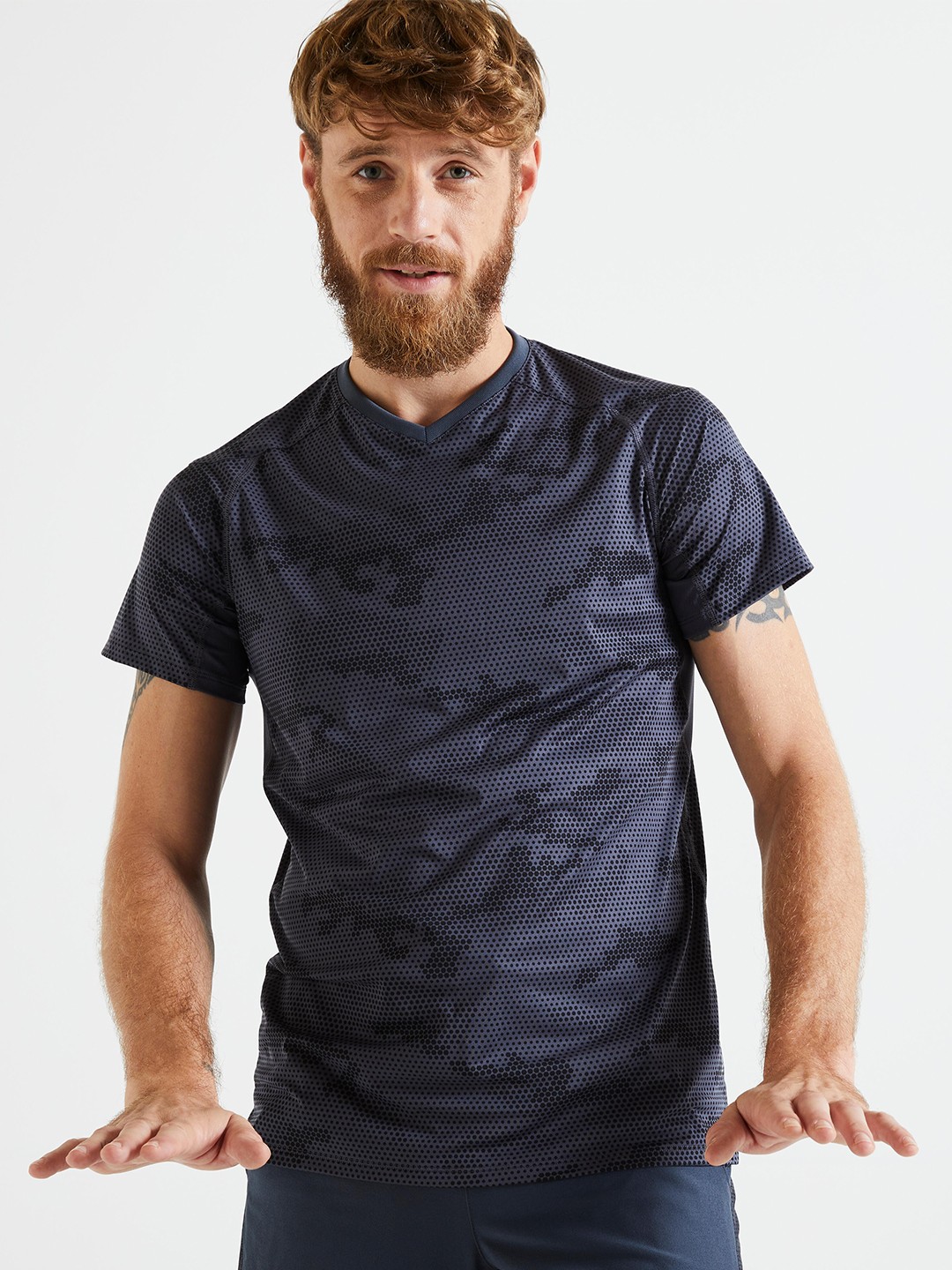 

Domyos by Decathlon Men Navy Blue Micro Mesh V-Neck Slim-Fit Gym Training T-shirt