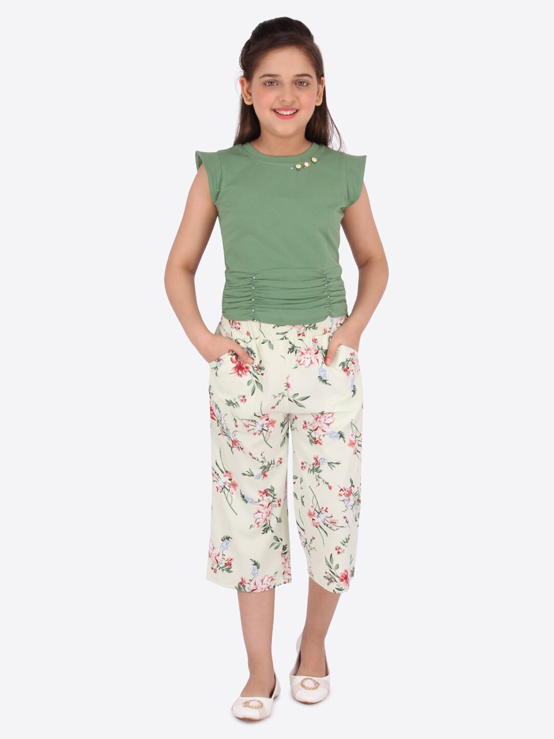 

CUTECUMBER Girls Green Solid Top with Floral Printed Culottes