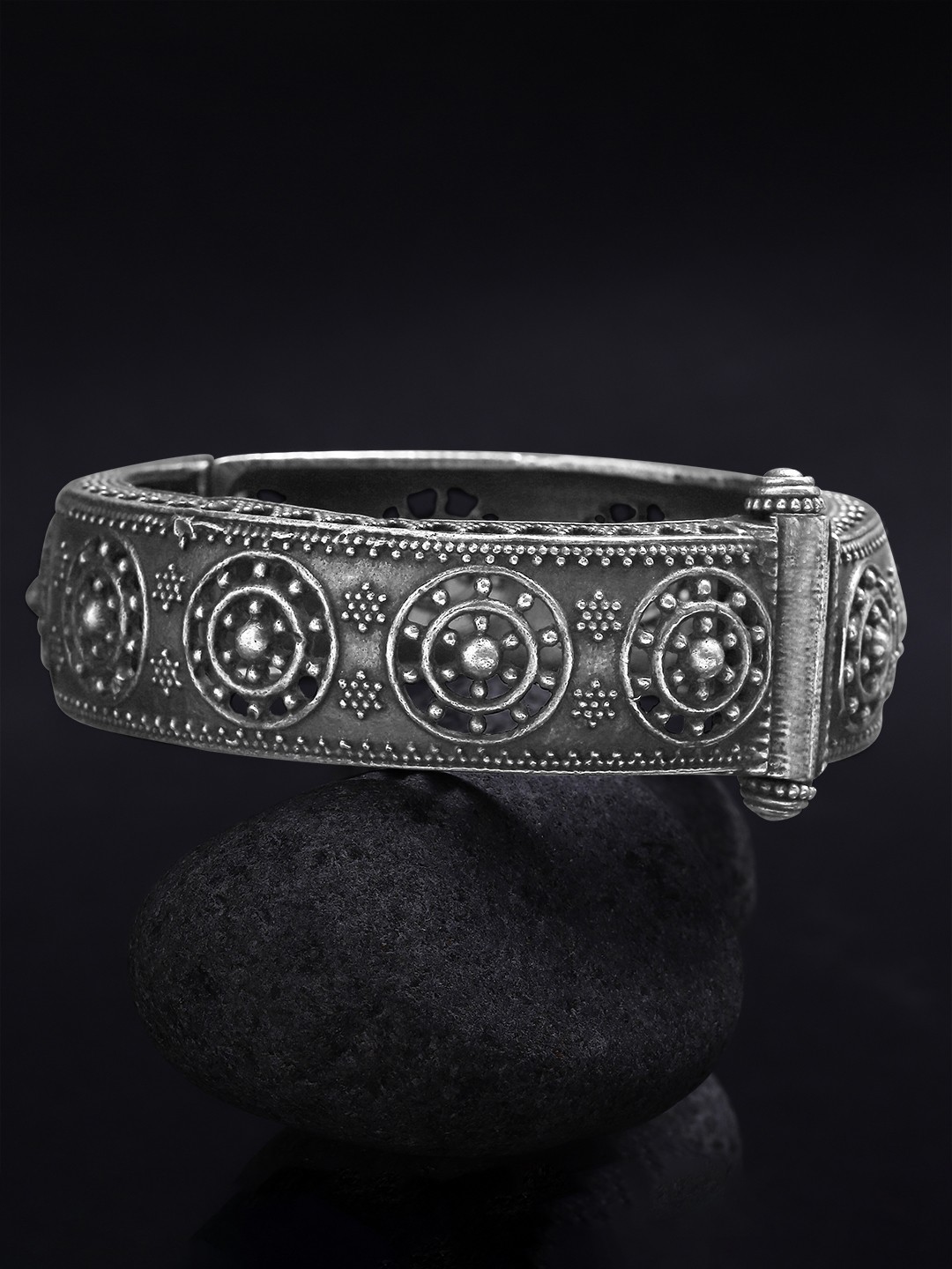 

Rubans Women Silver Plated Handcrafted Bracelet
