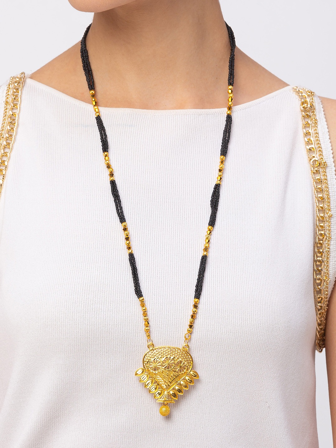 

Digital Dress Room Black Gold-Plated Beaded Mangalsutra