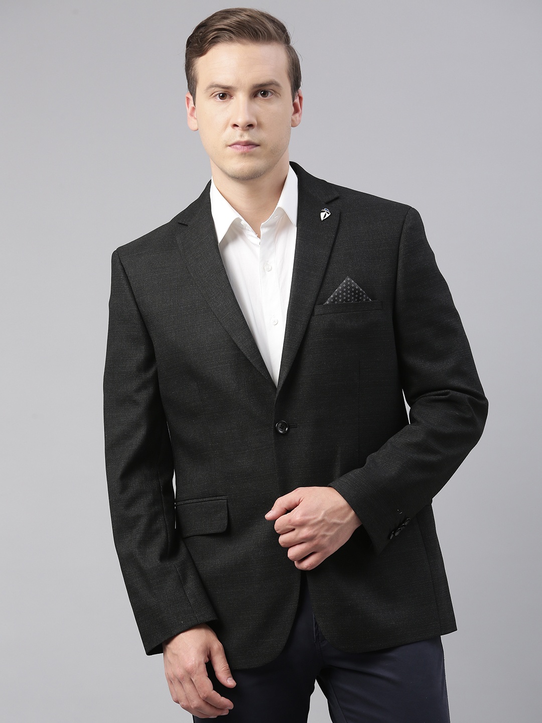 

Theme Men Black Solid Slim Fit Single-Breasted Blazer