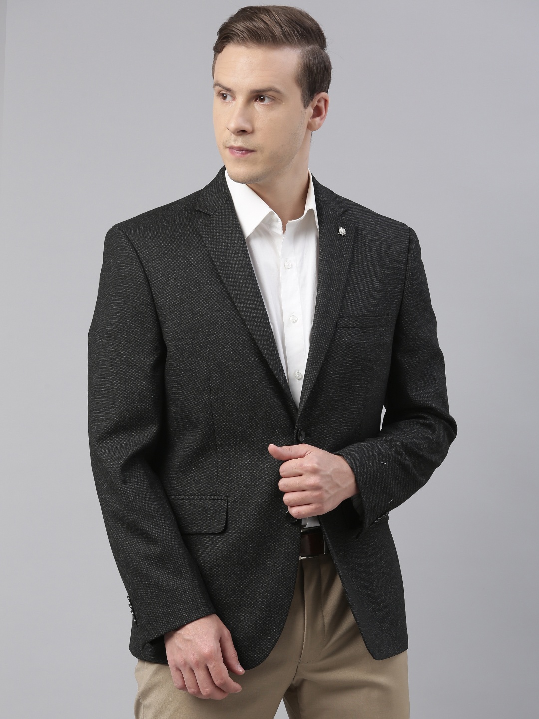 

Theme Men Black Solid Formal Blazers