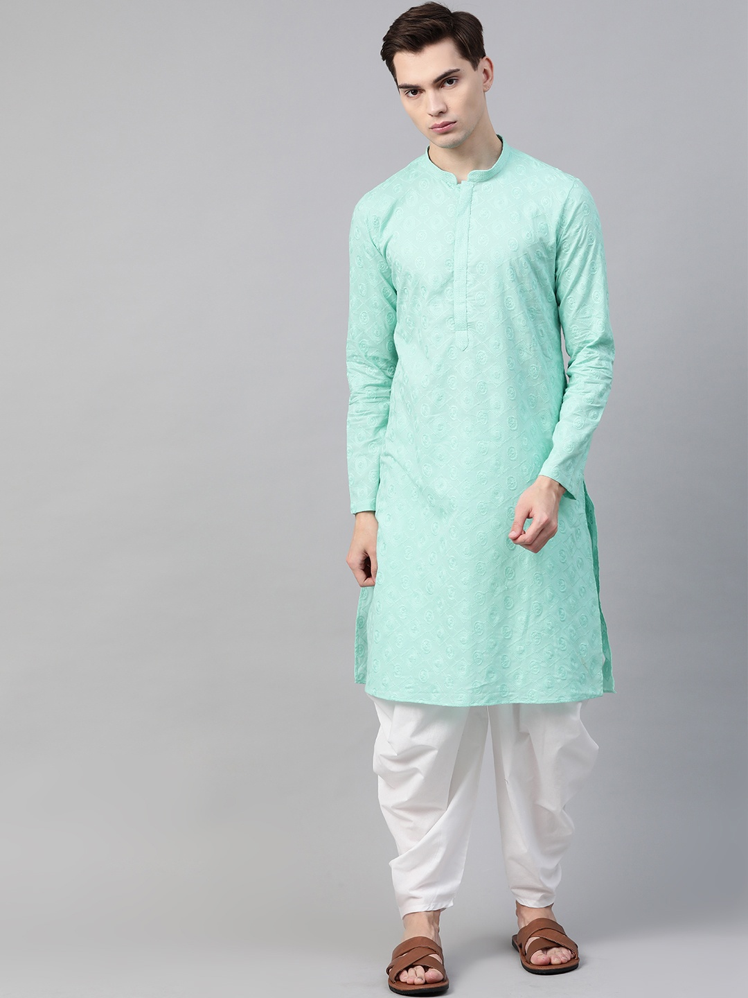 

See Designs Men Blue Ethnic Motifs Embroidered Pure Cotton Thread Work Kurta