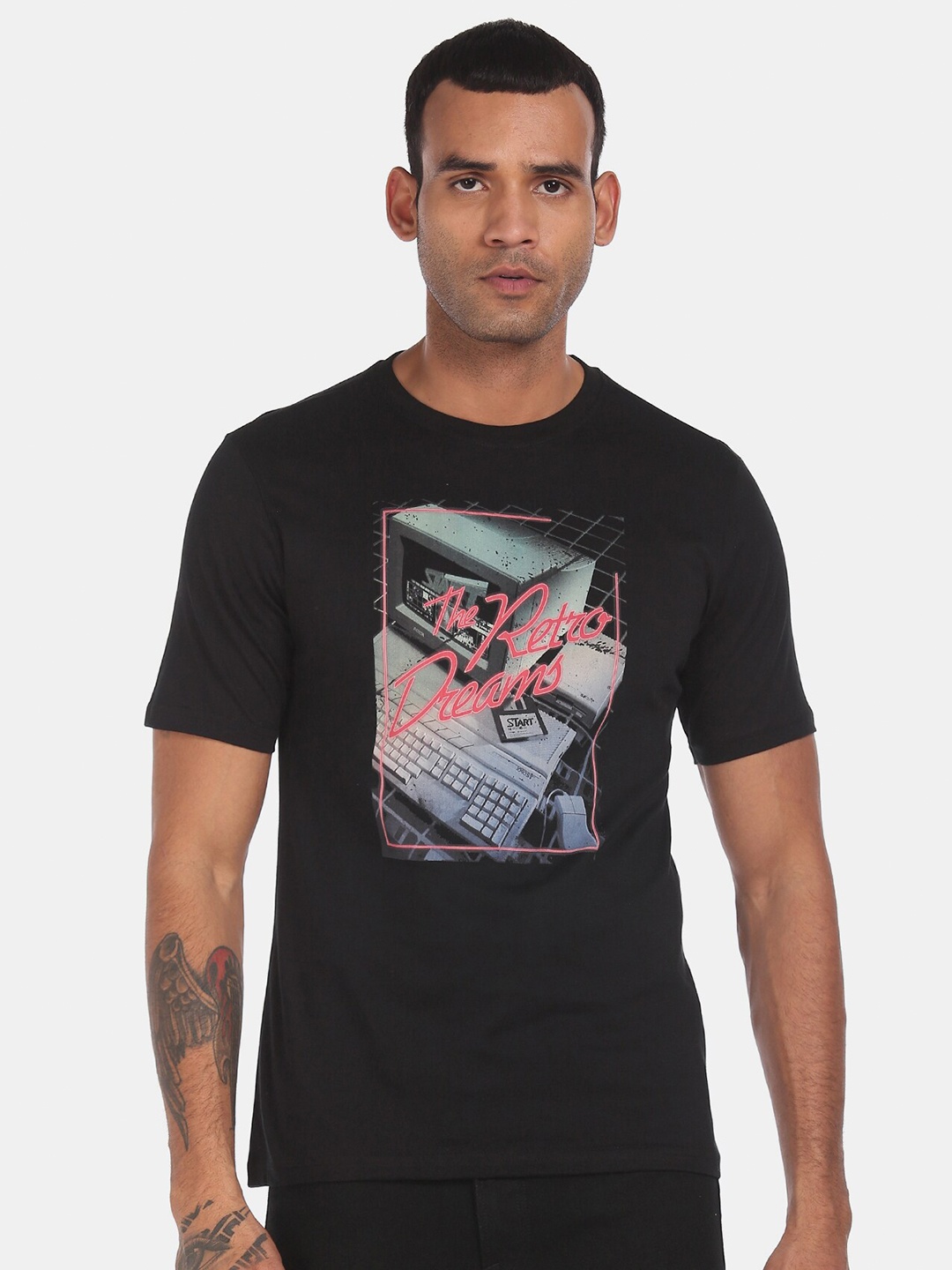 

Colt Men Black & White Pure Cotton Printed Round Neck T-shirt