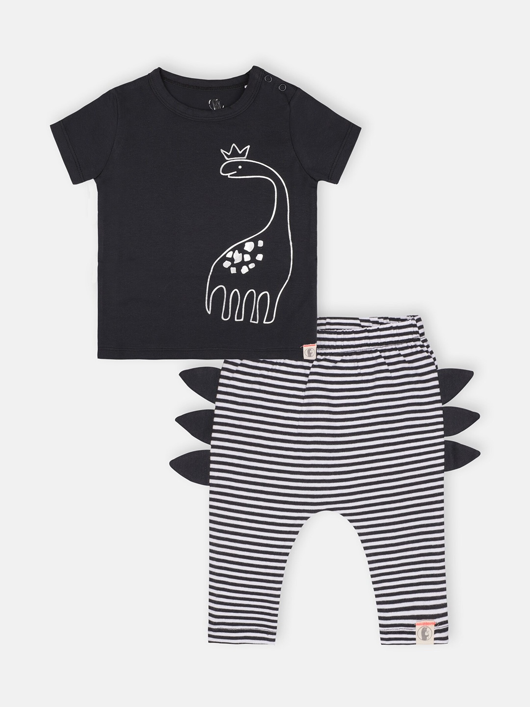 

Babysafe Boys Black & White Printed T-shirt with Capris