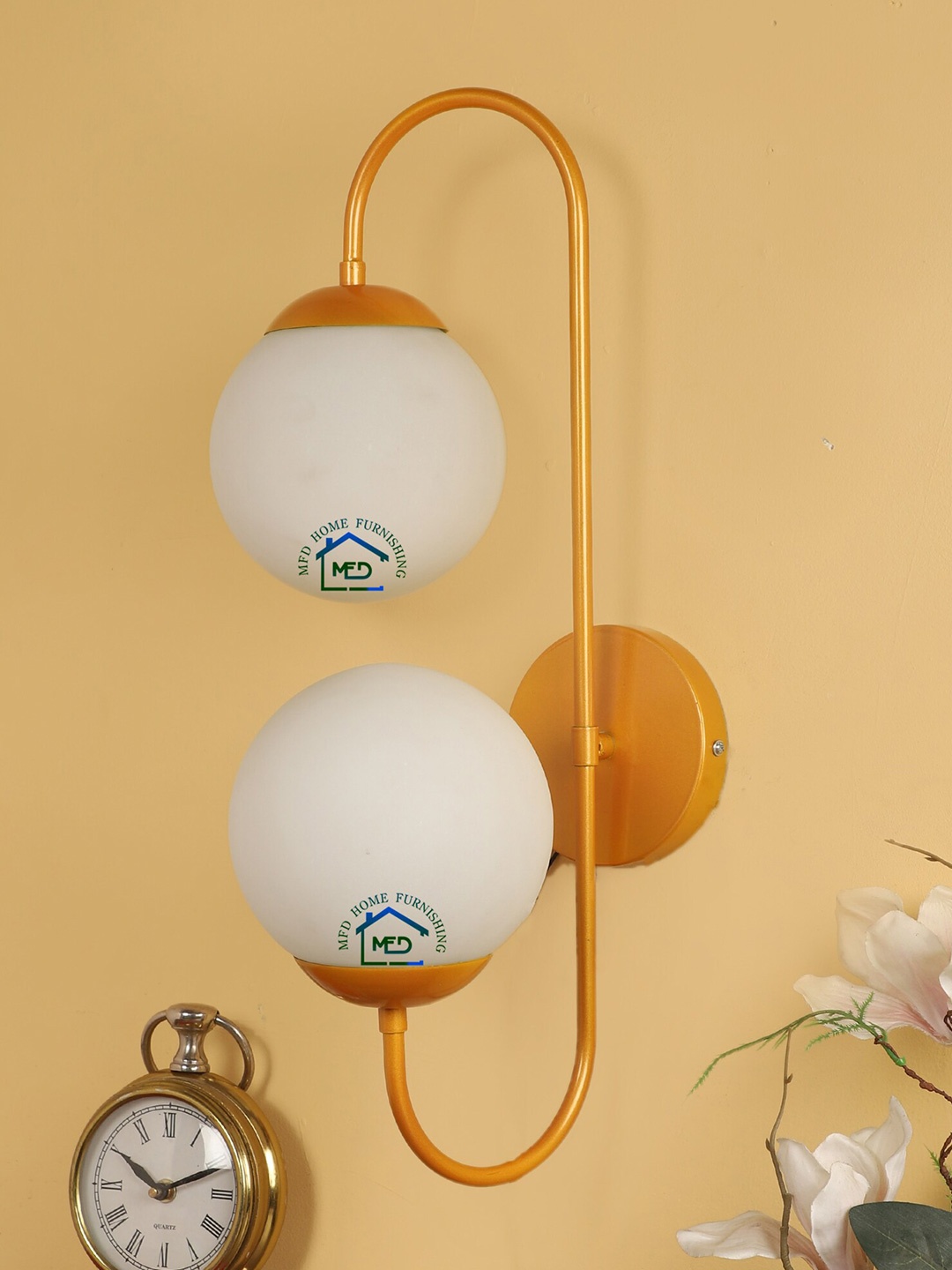 

MFD HOME FURNISHING Gold-Toned & White Self Design Quirky Armed Sconces