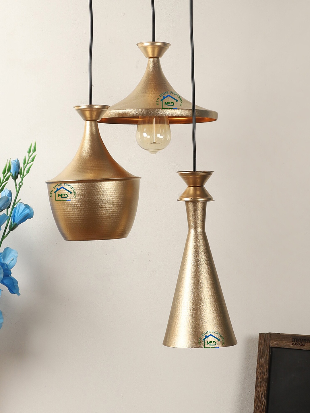 

MFD HOME FURNISHING Gold-Toned Textured Quirky Ceiling Lamp