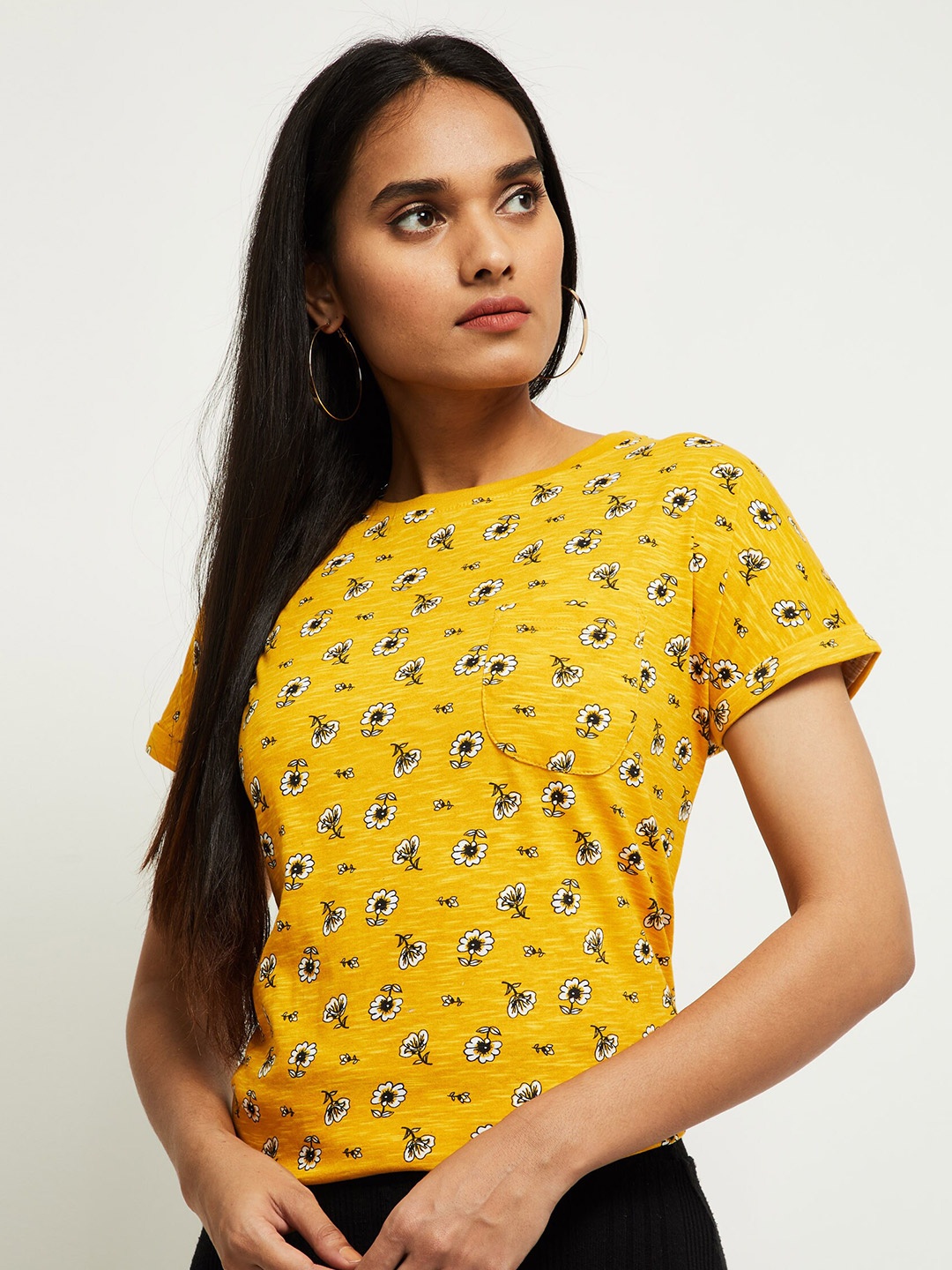 

max Women Yellow & White Printed Round Neck T-shirt