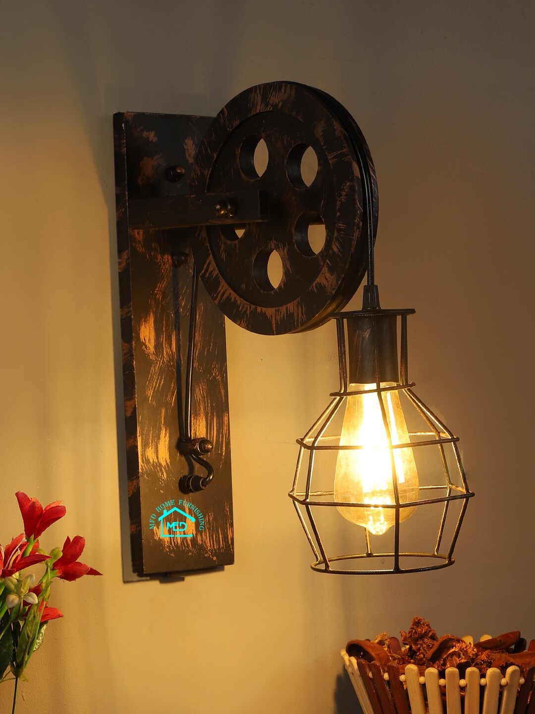

MFD HOME FURNISHING Black Wall Lamp