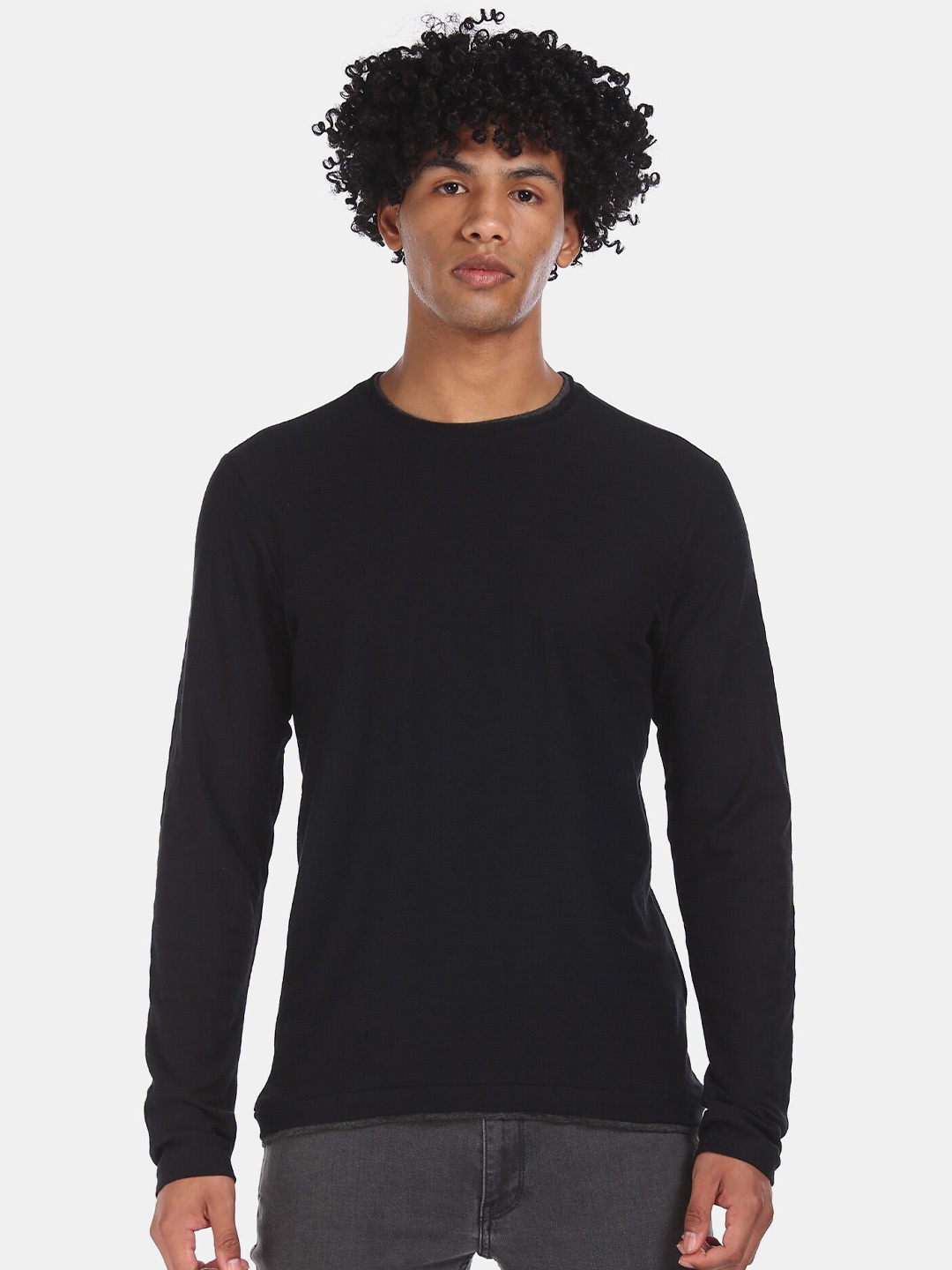 

Cherokee Men Black Solid Round Neck T-shirt