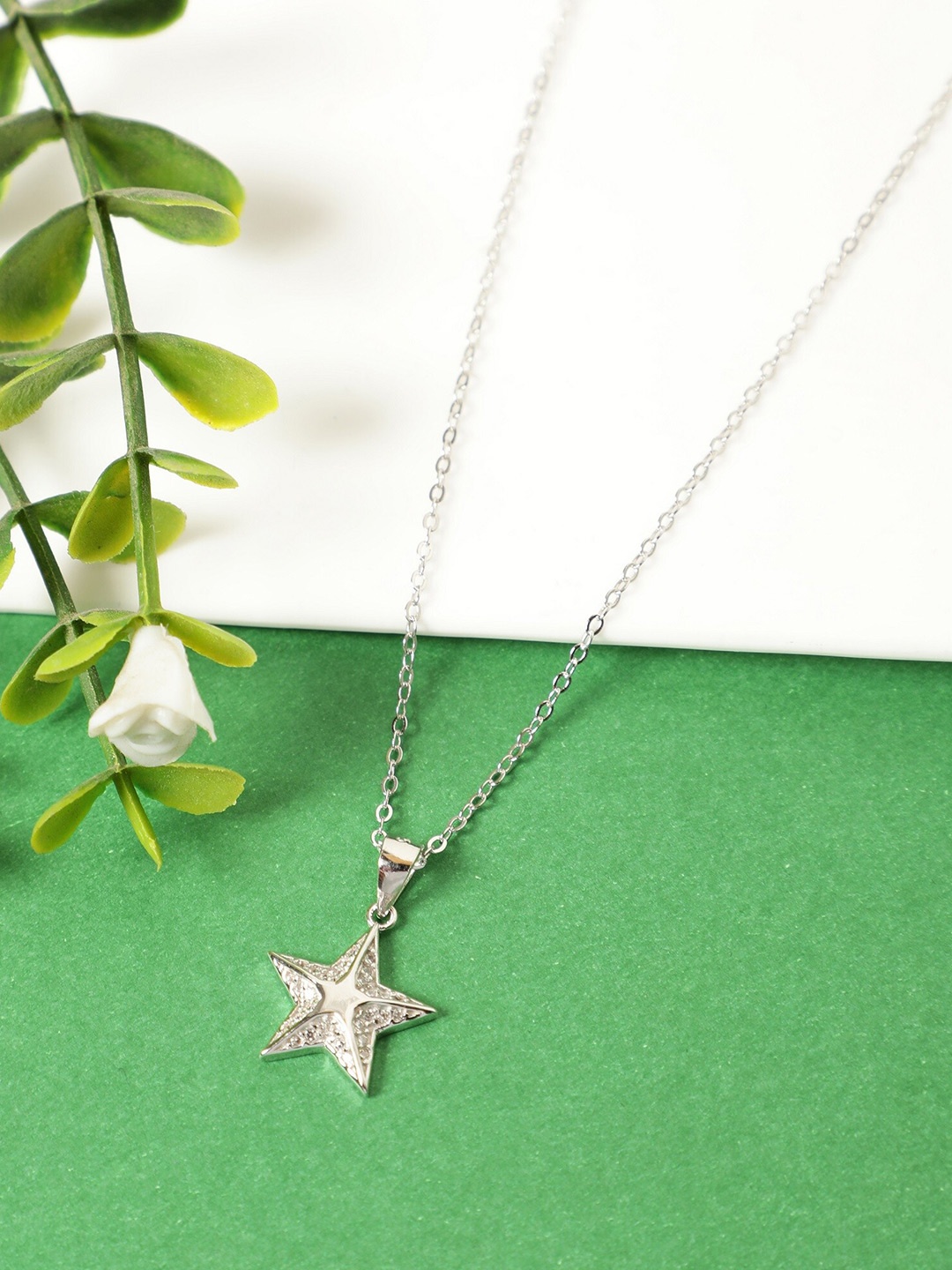 

GIVA 925 Sterling Silver Rhodium Plated Shining Star Pendant with Link Chain