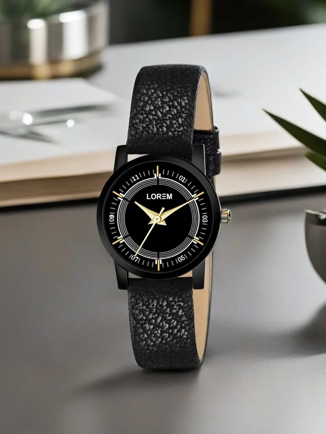 

LOREM Women Black Analogue Watch LR252