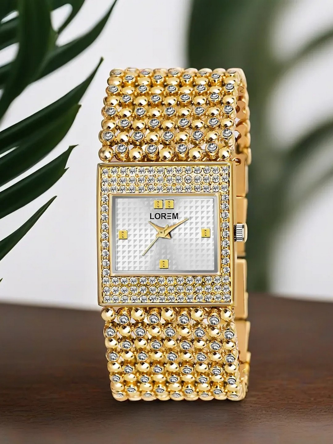 

LOREM Women Silver-Toned Analogue Watch LR288