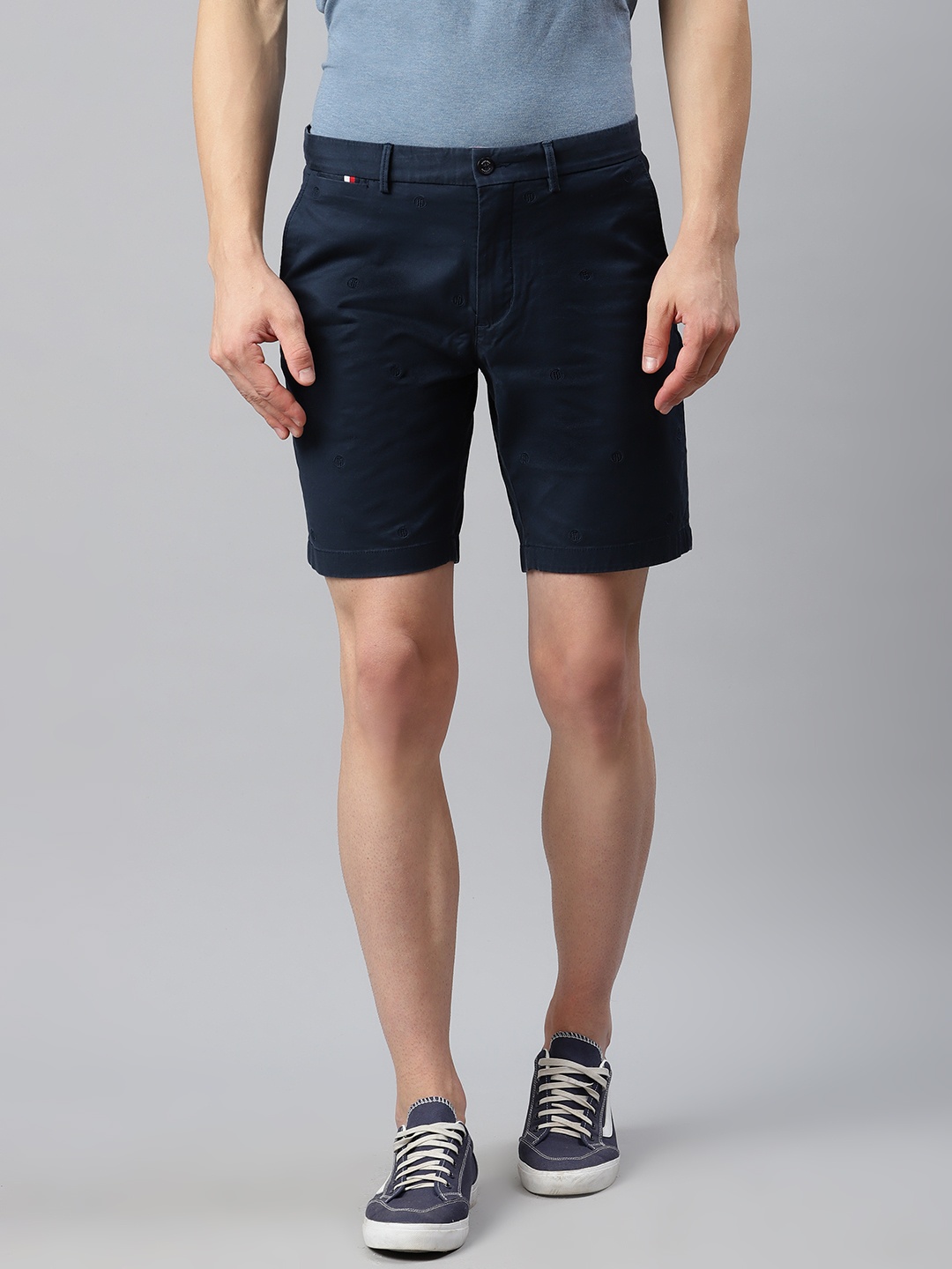 

Tommy Hilfiger Men Navy Blue Embroidered Regular Fit Shorts