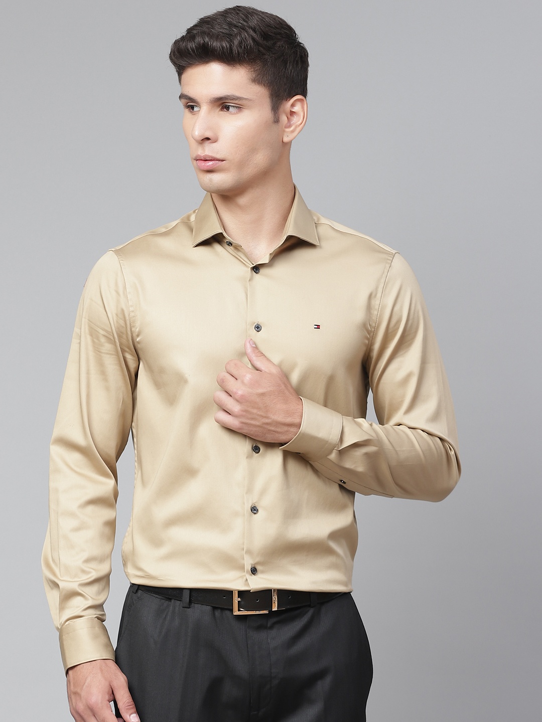 

Tommy Hilfiger Men Beige Satin Finish Slim Fit Casual Shirt