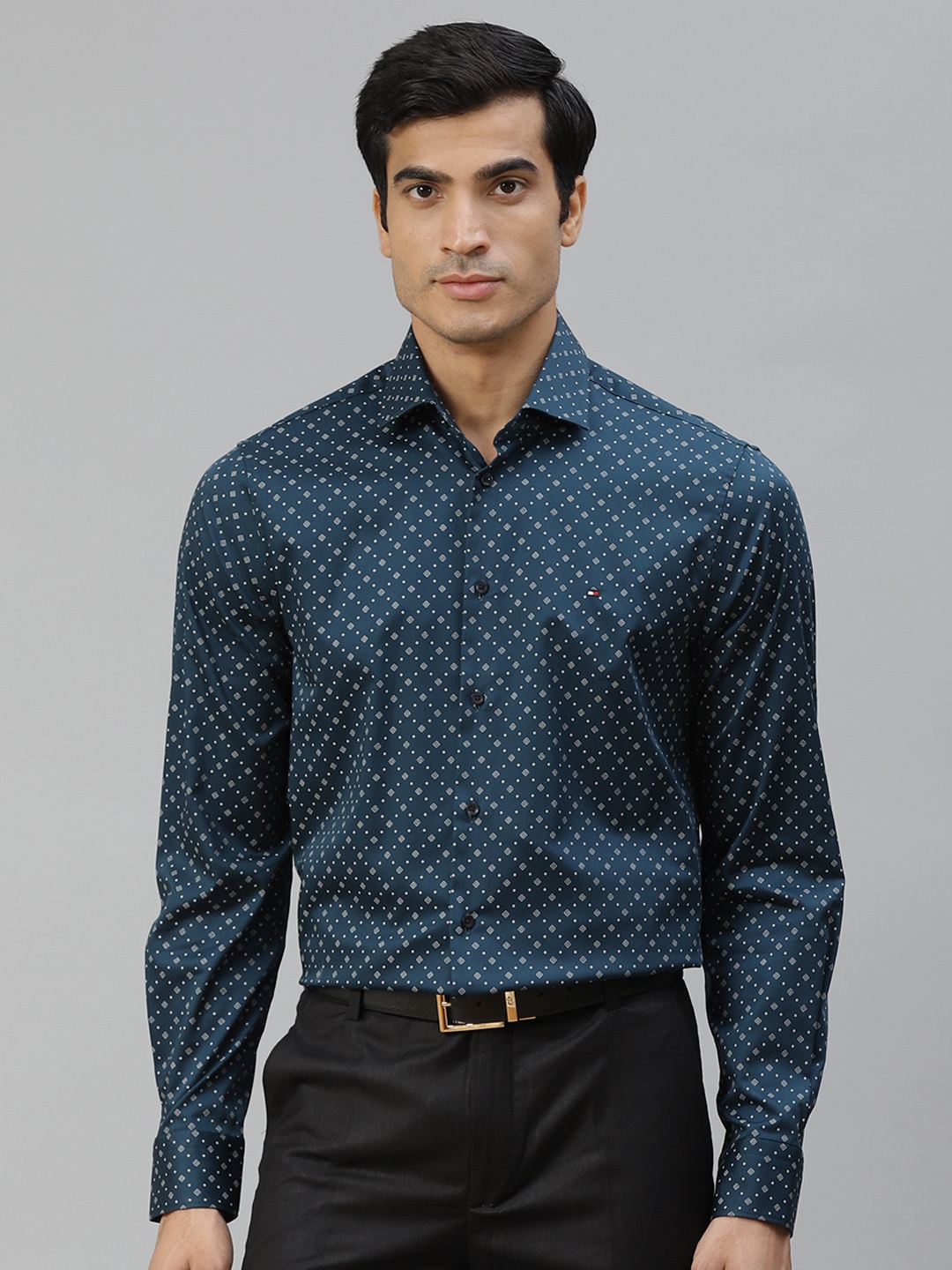 

Tommy Hilfiger Men Teal Blue & White Slim Fit Printed Formal Shirt