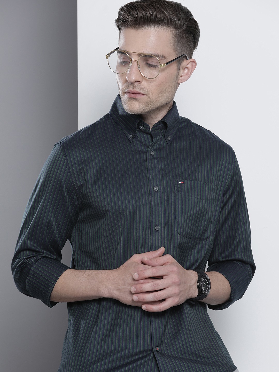 

Tommy Hilfiger Men Navy Blue & Green Striped Pure Cotton Casual Shirt