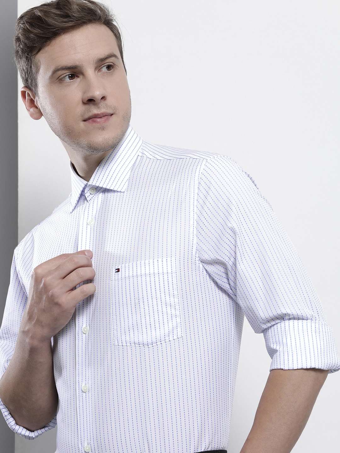 

Tommy Hilfiger Men White Striped Pure Cotton Opaque Semiformal Shirt