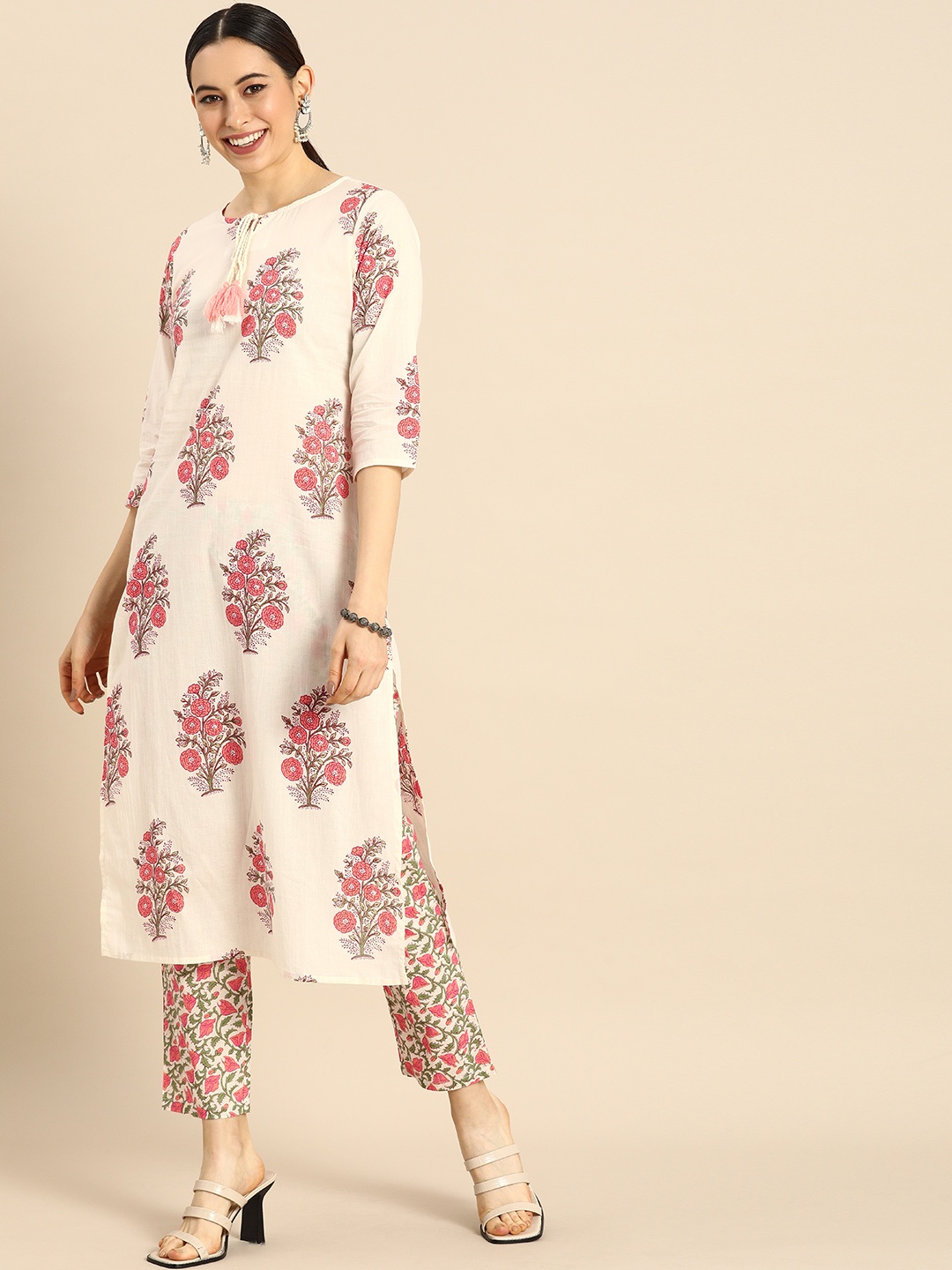 

Rajnandini Women White Floral Printed Pure Cotton Kurta with Trousers