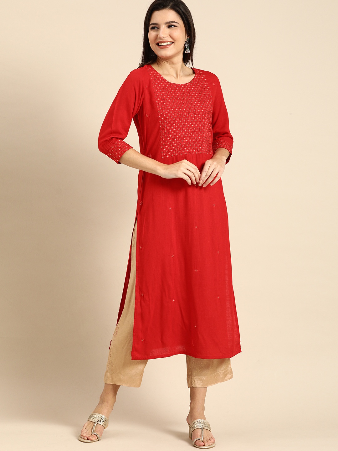 

Rajnandini Women Red Floral Embroidered Kurta