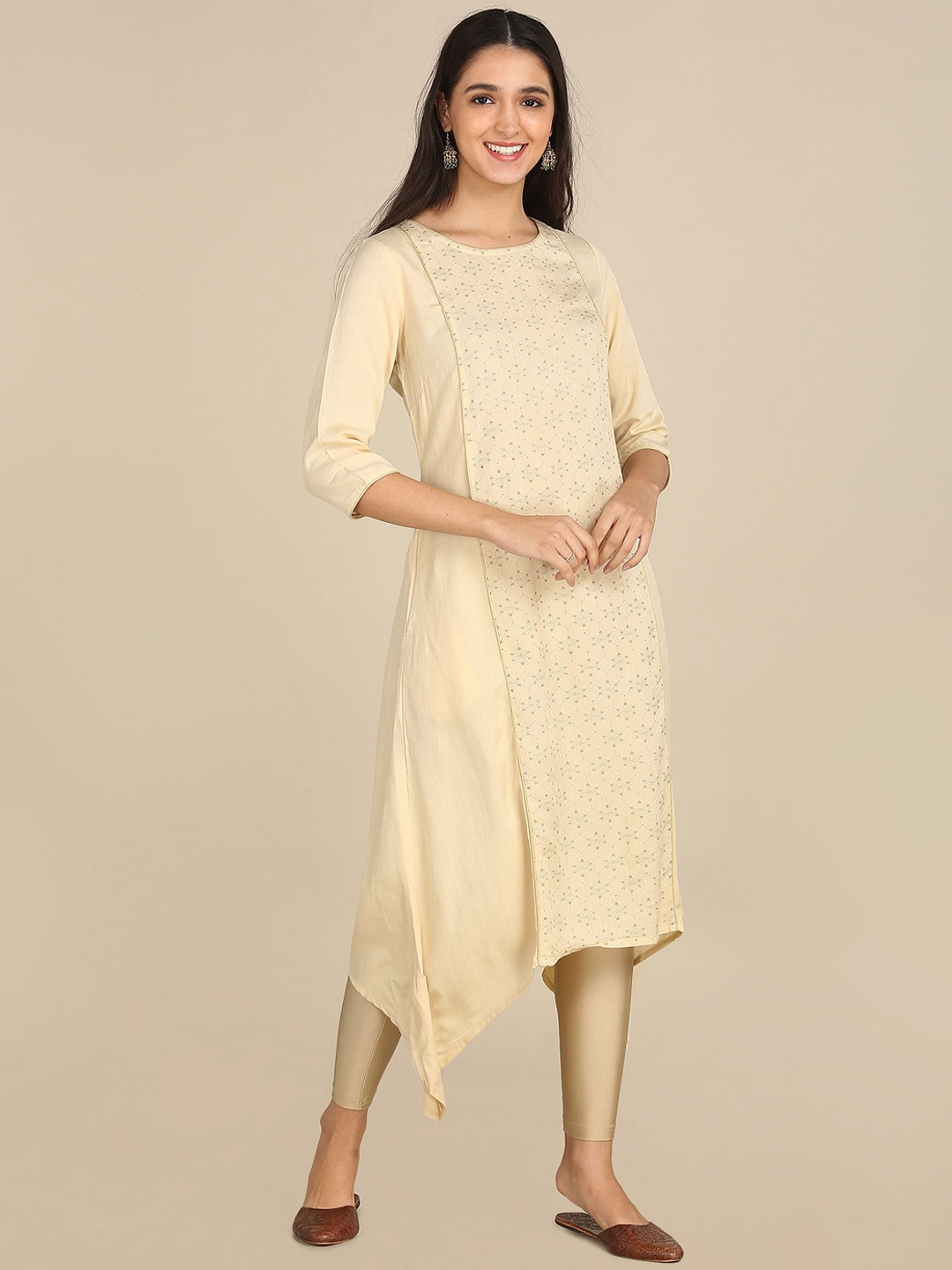 

Karigari Women Beige Geometric Printed Asymmetric Kurta