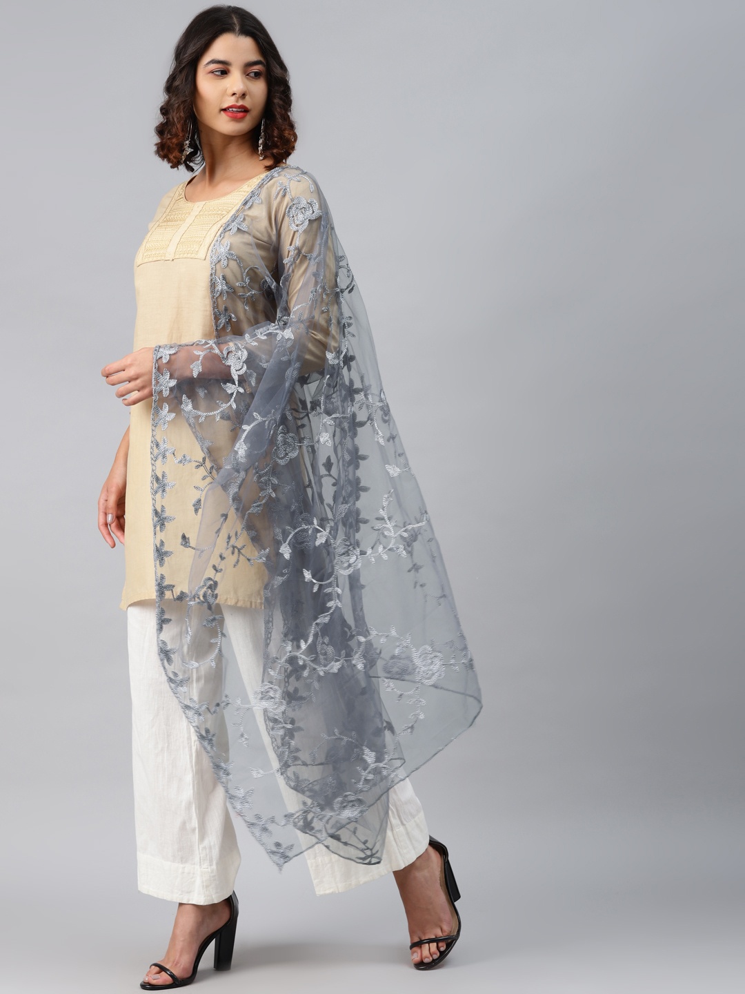 

WEAVERS VILLA Grey Aari Embroidered Dupatta