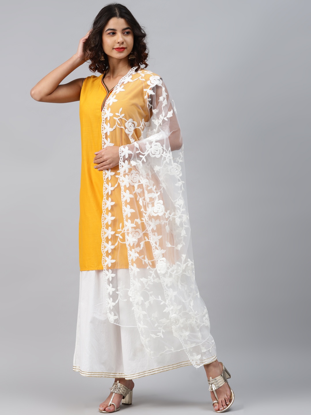 

WEAVERS VILLA White Embroidered Dupatta