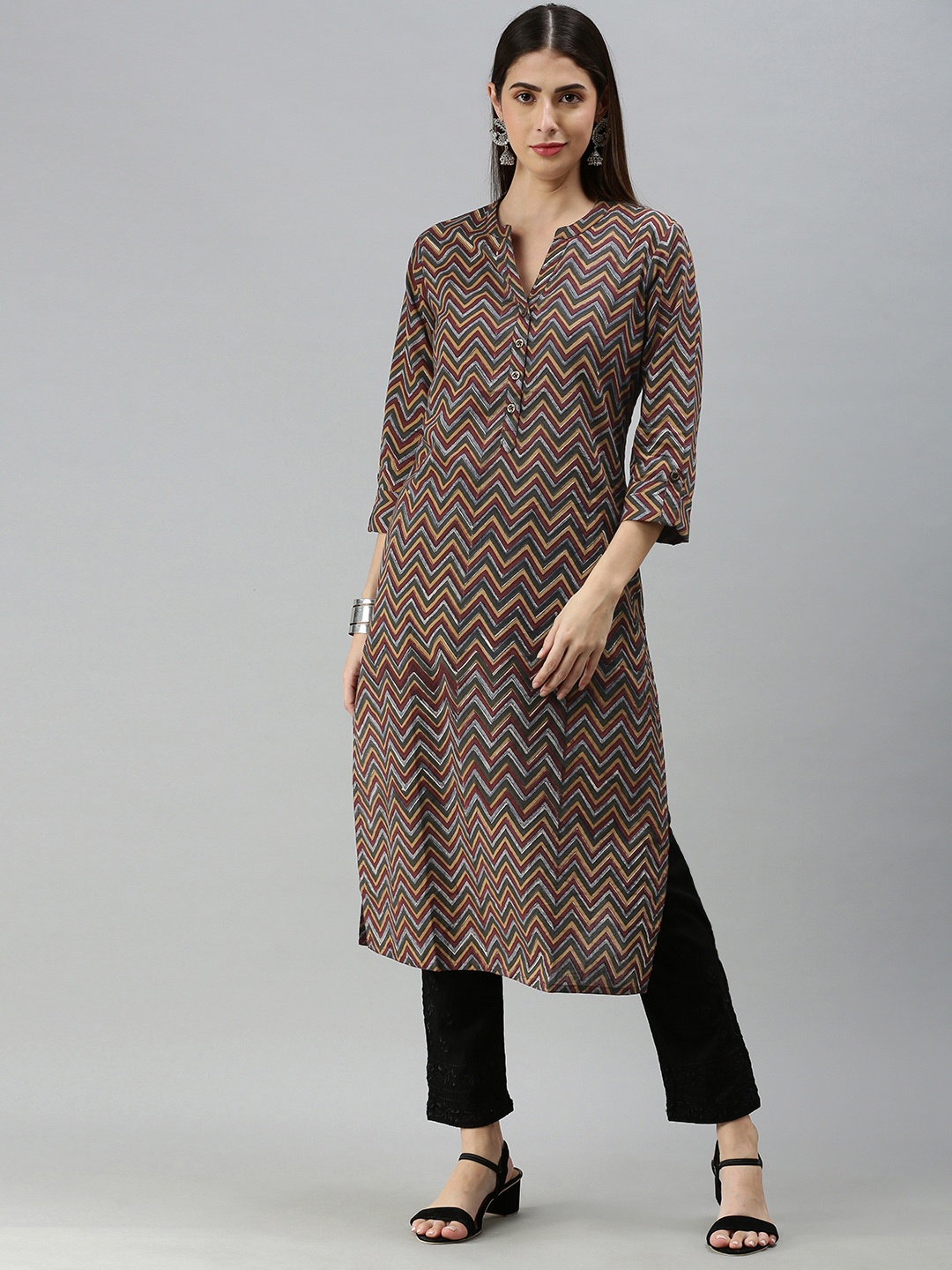 

AMUKTI Women Multicoloured Chevron Printed Kurta, Multi