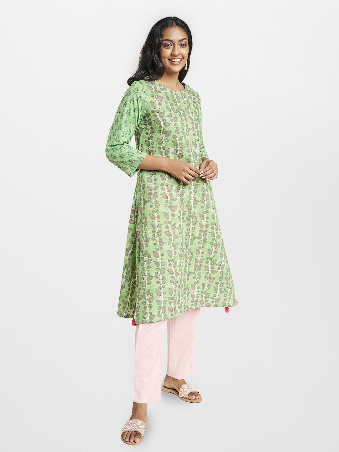 

Global Desi Women Green Ethnic Motifs Printed Round-Neck A-Line Kurta