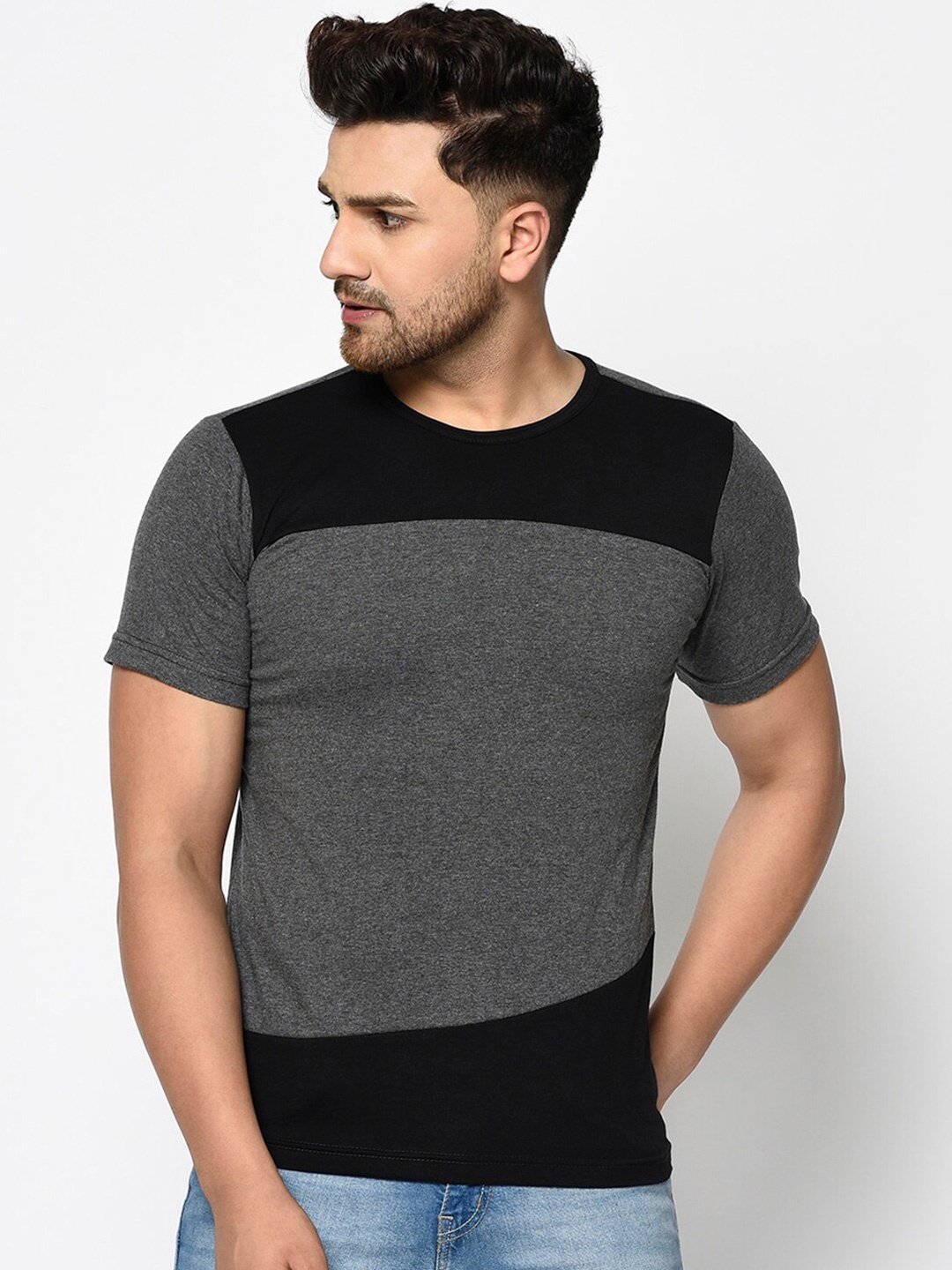 

Rigo Men Charcoal Colourblocked Pure Cotton T-Shirt