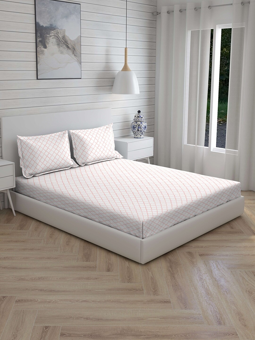 

Boutique Living India White & Coral Geometric 300 TC Cotton 1 King Bedsheet with 2 Pillow Covers