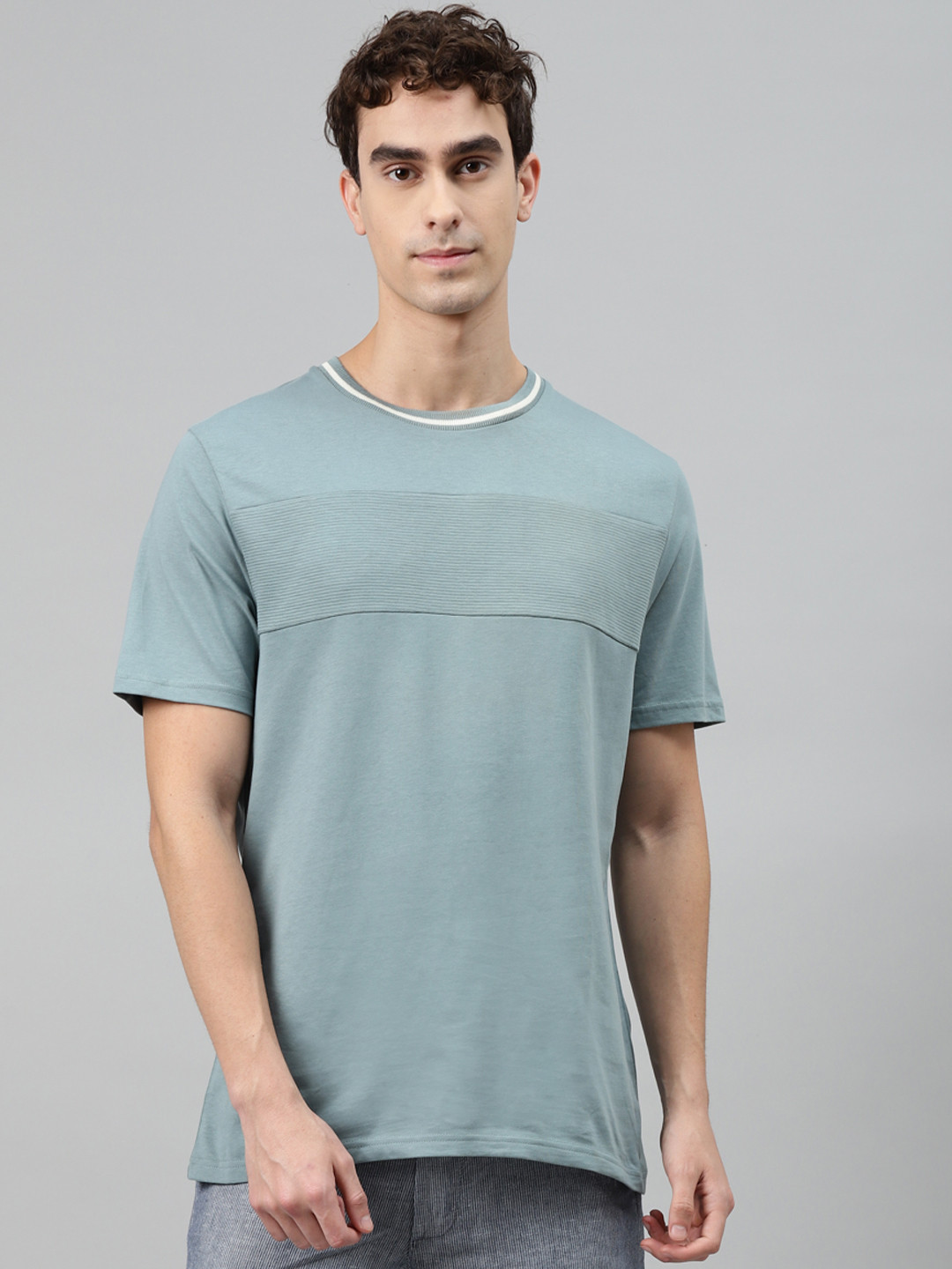 

Marks Spencer Men Green Pure Cotton Solid Pure Cotton T-shirt