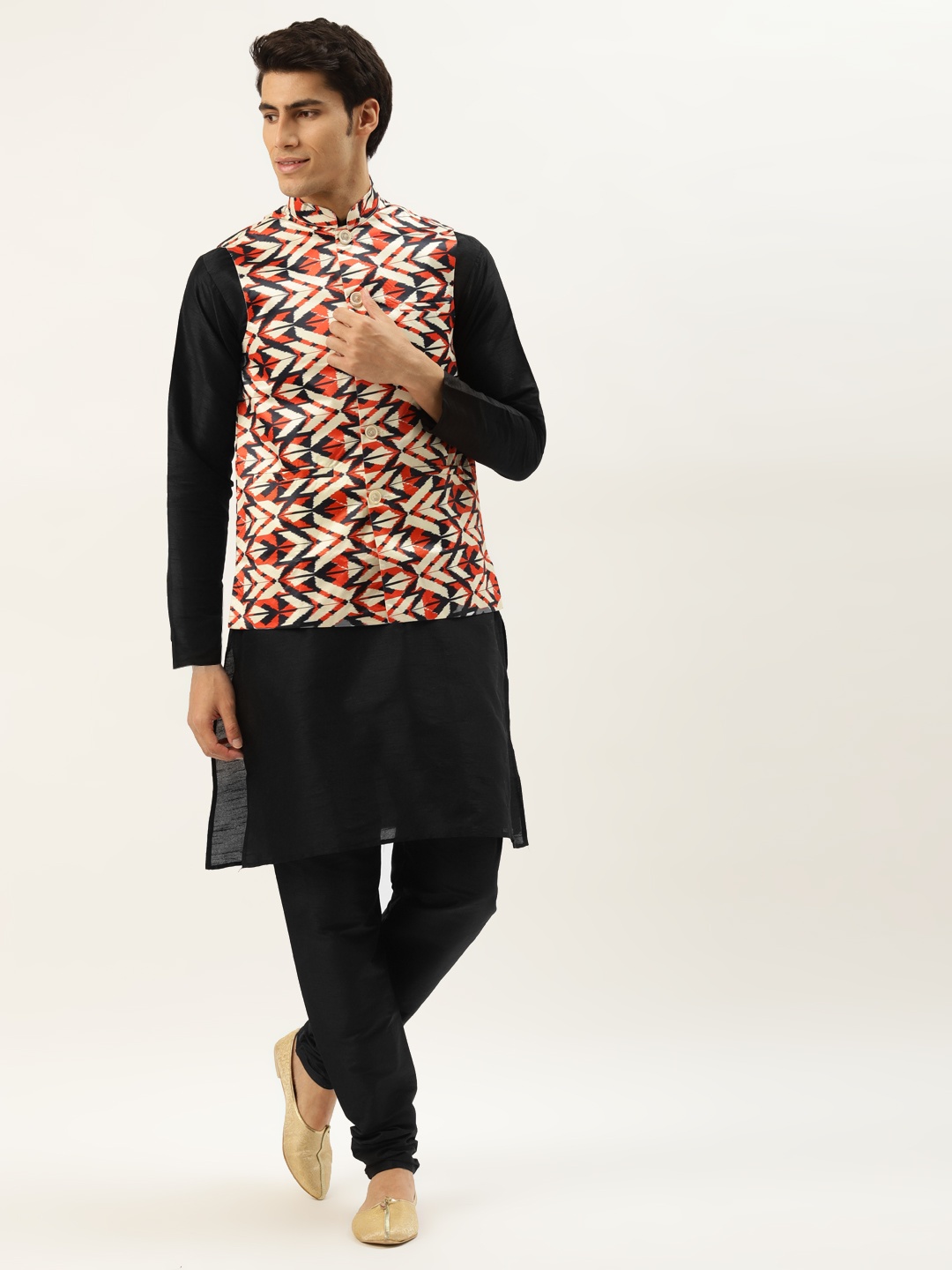 

SOJANYA Men Black Solid Kurta with Churidar & Nehru Jacket